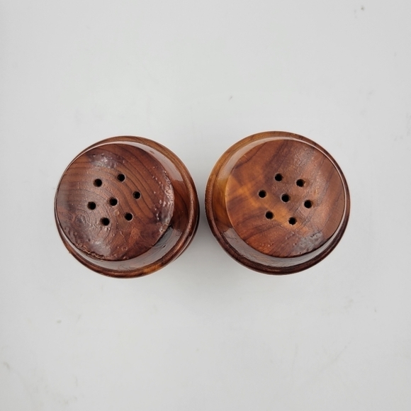 Vintage Wood Barrel Salt & Pepper Shakers - Picture 4 of 5